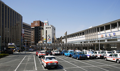 浜松駅目の前で専用駐車場も完備！